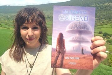 Irina Parés Ferré debuta en la literatura con “Beltzarita, Oxígeno”, una distopía juvenil que mezcla ciencia ficción, emoción y resistencia