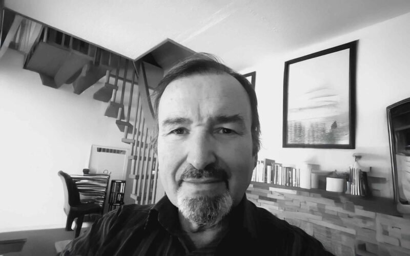 OLIVIER UBANELL FUSIONA EL REALISMO MÁGICO, EL EROTISMO Y LA CRÍTICA SOCIAL EN ‘PICANTE HISTORIA À LA FRANÇAISE’