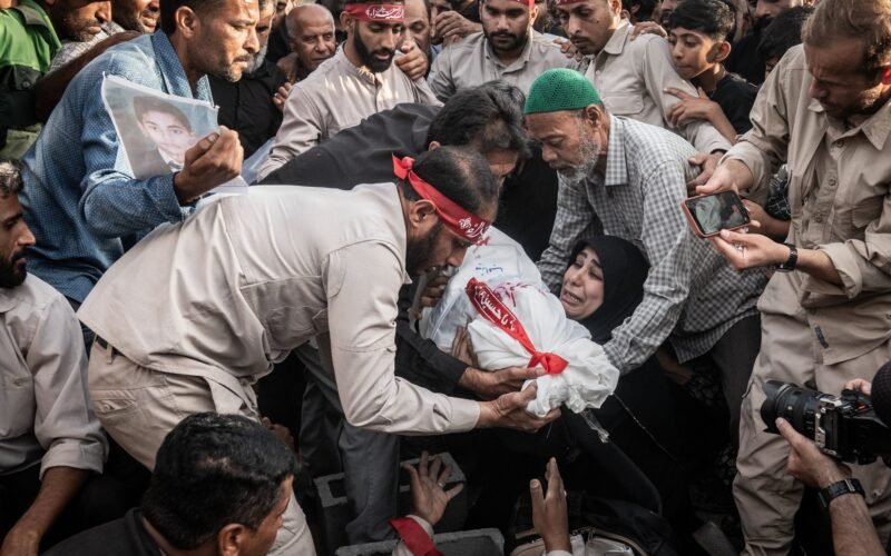 “No era un número, era mi hermana”: el lamento de las familias de iraníes fallecidos bajo las bombas