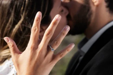 Este es el permiso retribuido de quince días que puede solicitar el trabajador si da este paso en su relación sentimental