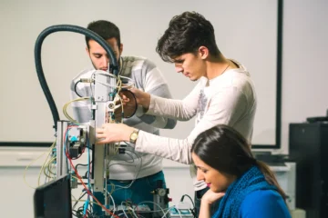 Estos son los sectores que más empleo darán a los jóvenes en los próximos años