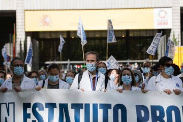 Cuarta semana de protestas de los médicos contra Sanidad: «Es la huelga más prolongada de la historia reciente de España»