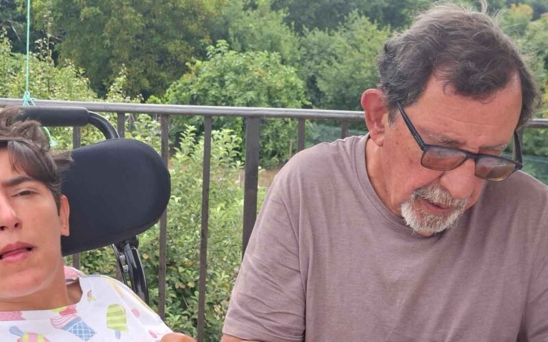 RAMIRO TOMÁS SUEIRO BELOSO CONECTA GENERACIONES Y SOLIDARIDAD EN LA PRESENTACIÓN DE SU OBRA ‘HABITACIONES SIN BARRER’