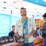 Sant Jordi se llena de historias que emocionan: Javier Lorente presenta “Mientras espero que vengas a buscarme”