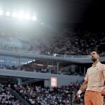 El Djokovic más legendario arranca remontando en Roland Garros
