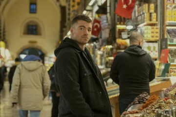 Netflix pone fin a ‘El agente nocturno’ con su cuarta temporada y prepara un desenlace que no se olvidará «jamás»