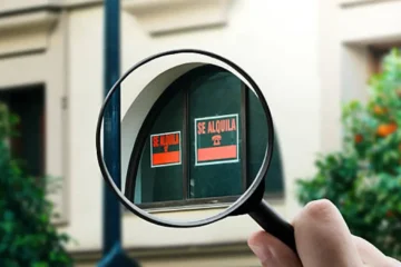 Si el propietario rompe el contrato de alquiler para vender su casa deberá indemnizar al inquilino en este caso