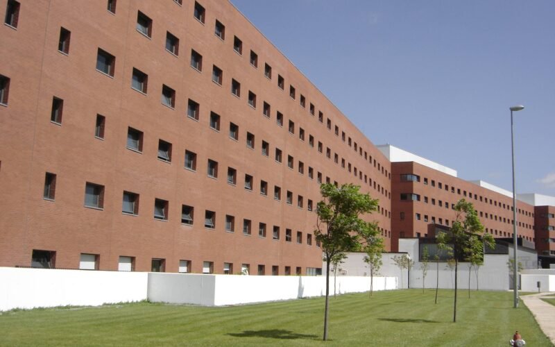 Indemnizan con un millón de euros a un paciente de Ciudad Real que sufrió una lesión medular durante una cirugía