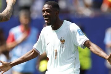 Dembélé sella el liderato ante una Noruega que tiró la toalla antes del partido