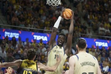 El Barça impone su poderío y se mete en la final de la Liga Endesa