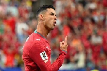 Cristiano exhibe sus galones y Portugal se pasea ante Uzbekistán