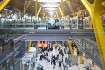 Avalancha turística: las aerolíneas programan 14,3 millones de asientos en vuelos internacionales a España en julio, un 8,7% más