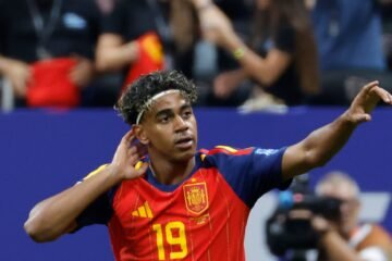 La 1 sale al rescate de los aficionados que no trasnochen para ver el España – Uruguay y emitirá el partido en diferido
