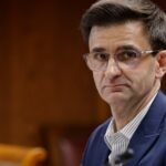 El presidente de RTVE pide perdón y califica de «gran error» el subtitulado de la madre de Fabián Ruiz por su acento andaluz en ‘Denominación de origen’