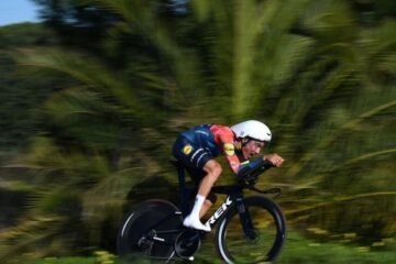 Ayuso peleará este domingo por la victoria en el viejo Dauphiné