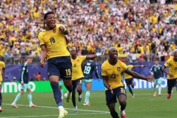 Ecuador se aferra al Mundial tras remontar contra Alemania y Costa de Marfil pasa como segunda
