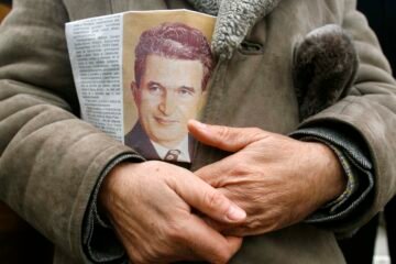 Cuando la Securitate mandó parar las rotativas: un periódico rumano dio por muerto a Ceausescu 11 meses antes de su ejecución