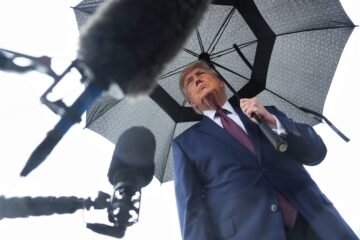 Última hora de la guerra de Estados Unidos e Israel contra Irán, en directo | El Senado de Estados Unidos aprueba por primera vez ordenar a Trump que ponga fin a la guerra contra Irán