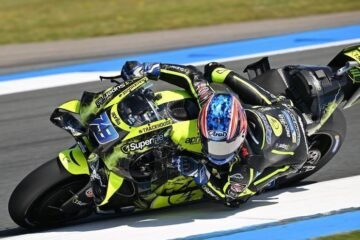 Victoria para Ogura, caída de Bezzecchi y liderato de Jorge Martín en Assen