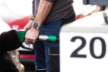 Las gasolineras más baratas para ahorrar hasta 300 euros al año al repostar en España