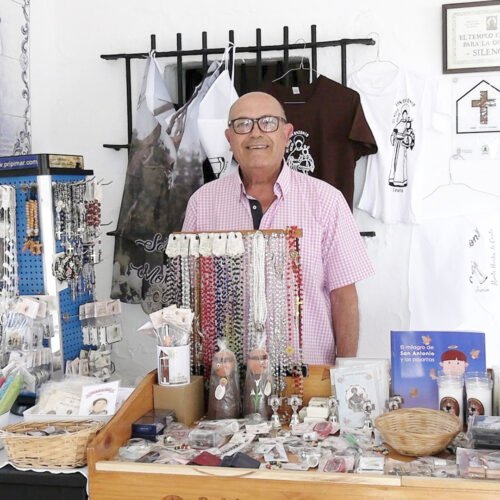 Pepe, un pilar de San Antonio que abre su ermita cada martes