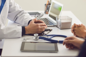 Tener una hernia discal no basta para que te concedan la incapacidad permanente: esto es lo que de verdad tiene en cuenta un juez