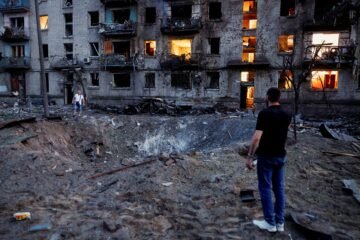 Al menos 25 muertos en uno de los peores bombardeos rusos contra Kiev: “Esto es un ataque terrorista”