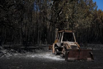 La reactivación en algunas zonas del incendio del suroeste de Francia obliga a evacuar a 4.000 turistas