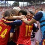 España aplasta a Austria para pasar a octavos