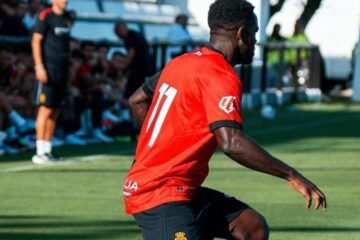 Dos maravillosos zarpazos de Luvumbo dan el triunfo al Mallorca en su estreno
