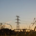 El calor, el alza de consumo y una mayor exportación disparan el precio de la luz un 50%