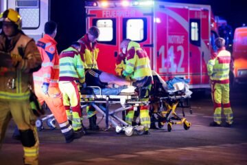 Al menos un muerto y 16 heridos en Berlín al embestir una furgoneta a la multitud en un acto por el Día del Orgullo LGTBI+