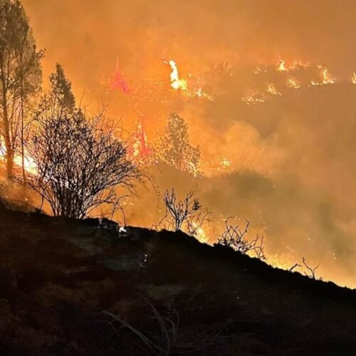 Las llamas no dan tregua en La Mierla: 33 pueblos evacuados y 26.000 hectáreas afectadas