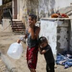 La ola de calor en una miserable tienda de campaña en Gaza: “Sueño con un vaso de agua fría”