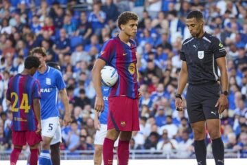 El egipcio Hamza ejerce de 9 con dos goles en el empate del Barça en Birmingham (2-2)