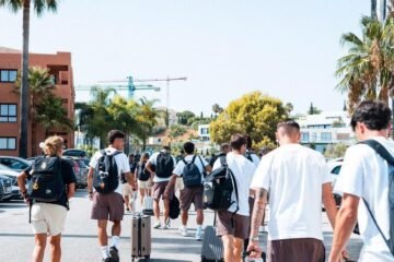 Un hotel abarrotado de turistas para el Mallorca en Marbella