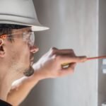 Ricardo Abellán, electricista: «Tenemos un problema y gordo: no hay electricistas, fontaneros ni albañiles y ya hay listas de espera de semanas»