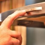 Oficial: el Código Técnico de la Edificación fija multas de entre 750 y 3.000 euros por sacar el humo de la cocina al patio interior del edificio