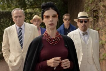 13 sospechosos y un asesinato: así es ‘El problema final’, lo nuevo de Netflix con José Coronado como Sherlock Holmes