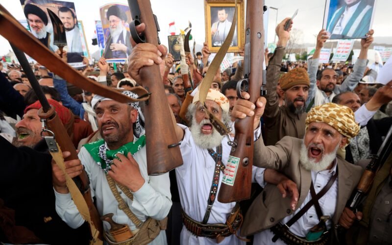 Los hutíes elevan la tensión en el Golfo con nuevos ataques contra Arabia Saudí y las fuerzas yemeníes