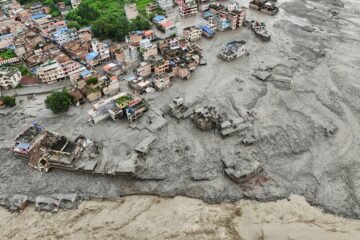 El número de desaparecidos en Nepal y Tíbet tras la fuerte riada supera los 1.300, según dos registros