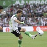 El Racing asusta a un Villarreal que reaccionó a tiempo