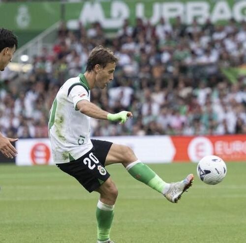 El Racing asusta a un Villarreal que reaccionó a tiempo