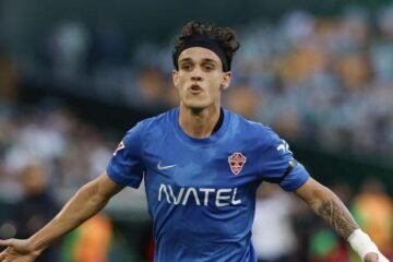 El Barcelona traspasa a Héctor Fort a la Real Sociedad
