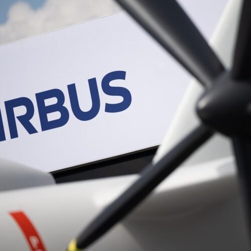 Los trabajadores de Airbus votarán el lunes si suspenden la huelga indefinida y abren nuevas negociaciones con la empresa
