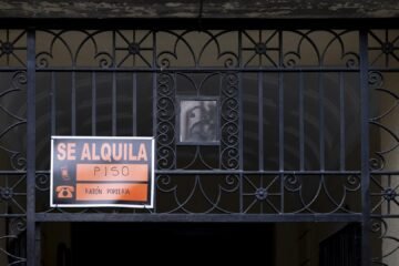 La crisis del alquiler asfixia a los universitarios en Francia: «Si no encontramos piso, mi nieta deja la carrera»