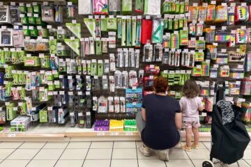 El subidón de precios dificulta la vuelta al cole: siete de cada diez familias tienen que recurrir a material escolar de segunda mano