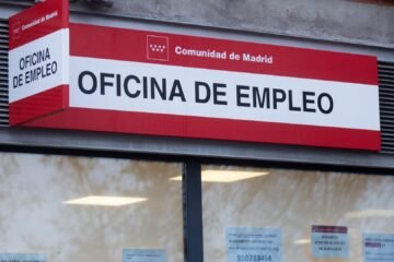 Un desempleado tendrá que devolver 20.200 euros del subsidio de mayores de 52 años debido a que le concedieron la ayuda por error