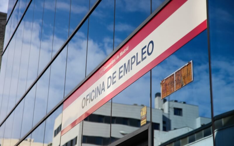Un abogado laboralista explica cómo y cuándo puedes «autodespedirte» de tu empresa con derecho a paro e indemnización