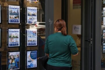 La compraventa de vivienda sube un 1,6% en junio, rompe cinco meses de descensos y firma su mejor dato para el sexto mes en 19 años